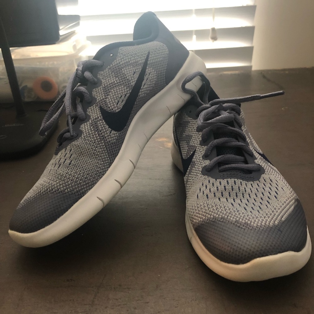 Nike Free Runs Size 6